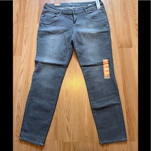 New size 16 Rockstar jeans